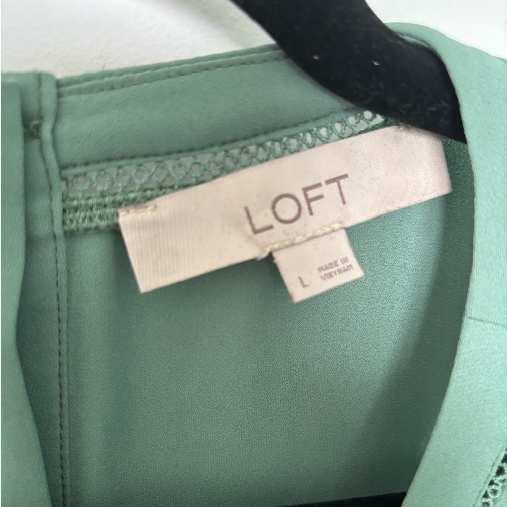 Button-back blouse - Picture 3 of 4